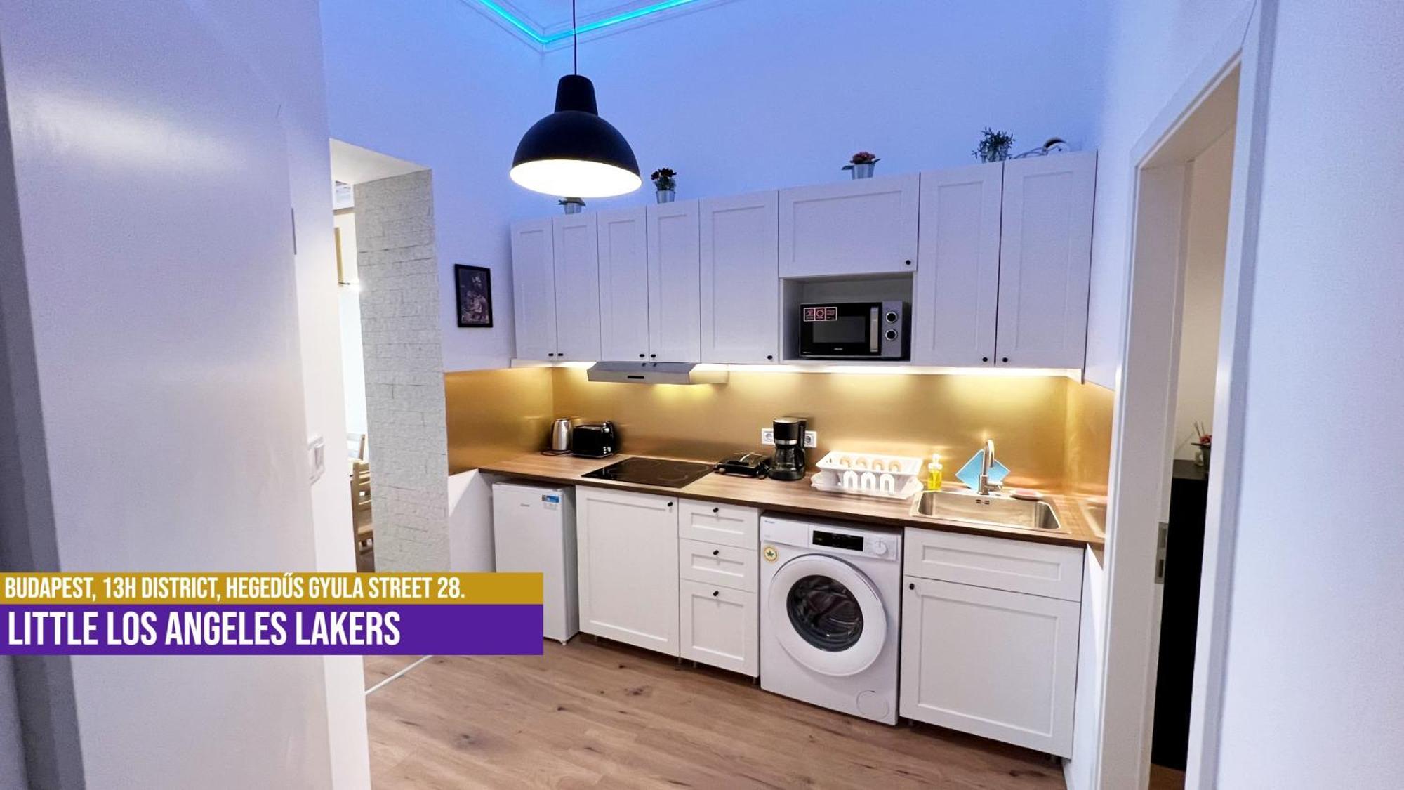 Little Americas Westend Mall Apartman